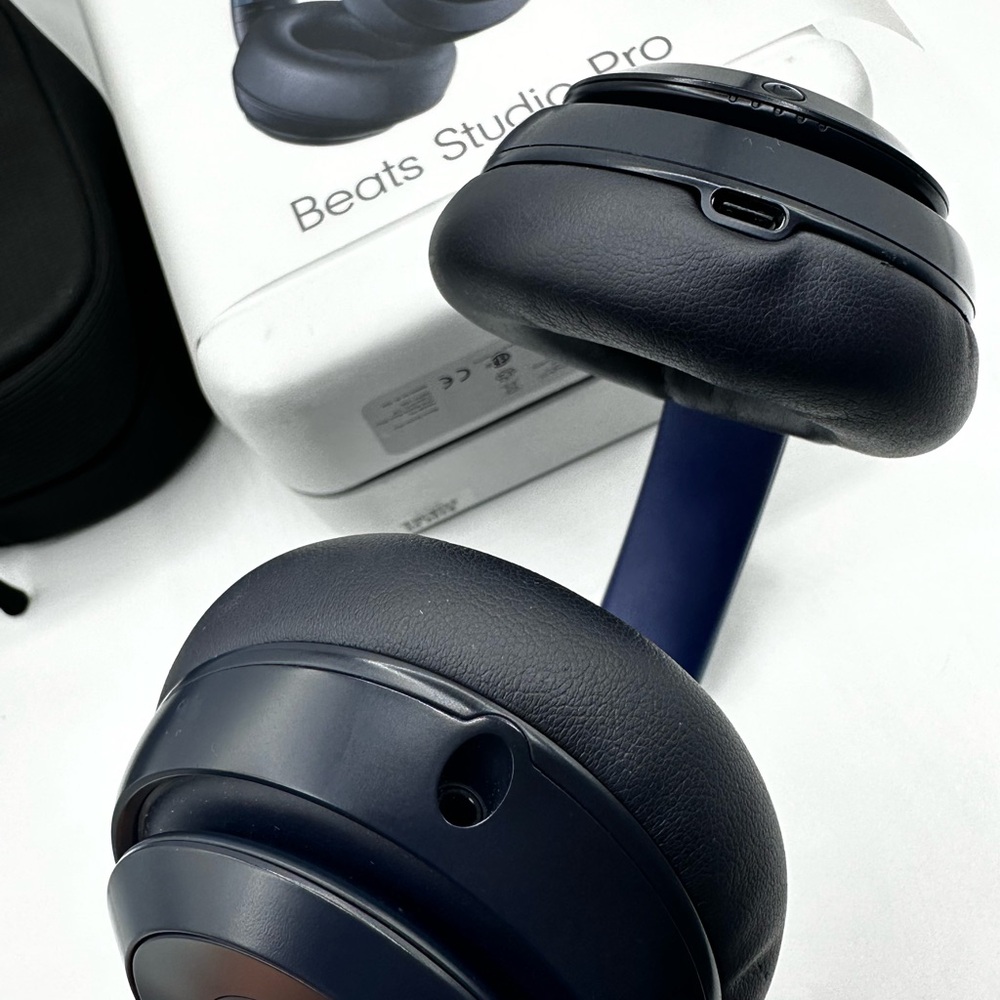 Beats Studio Pro Wireless Headphones Blue in Box w/ Charger - Picture 8 of 14